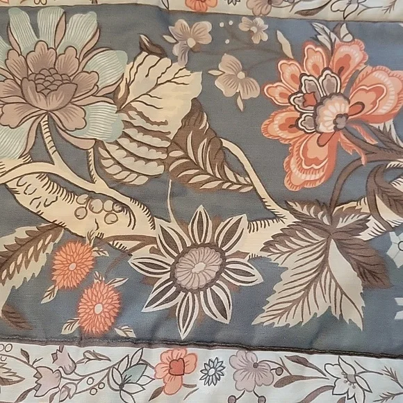 Floral Blue and Cream Quilted Pillow Shams, Full/Queen. - Picture 2 of 2